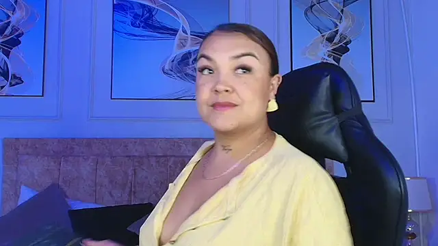 lyn adamns online show from 09/11/25, 09:15