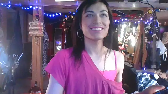 Snapshot of Michelle_Flowers chatting on 10/28/25, 02:37 Michelle Flowers online show from 10/28/25, 02:37