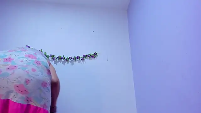 Snapshot of nicollee18 chatting on 01/30/25, 12:16 nicollee18 online show from 01/30/25, 12:16