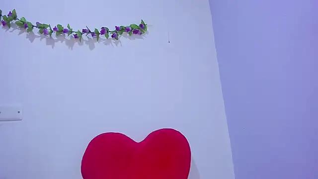 Snapshot of nicollee18 chatting on 02/01/25, 09:21 nicollee18 online show from 02/01/25, 09:21