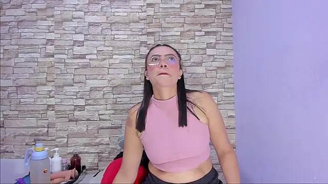 Snapshot of nicollee18 chatting on 09/09/25, 11:59 nicollee18 online show from 09/09/25, 11:59