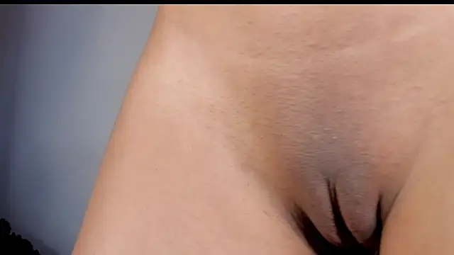 Snapshot of lilibluex chatting on 01/19/25, 10:49 lilibluex online show from 01/19/25, 10:49