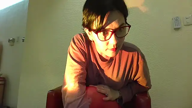 Snapshot of Tiramisu89 chatting on 01/13/25, 02:39 Tiramisu89 online show from 01/13/25, 02:39