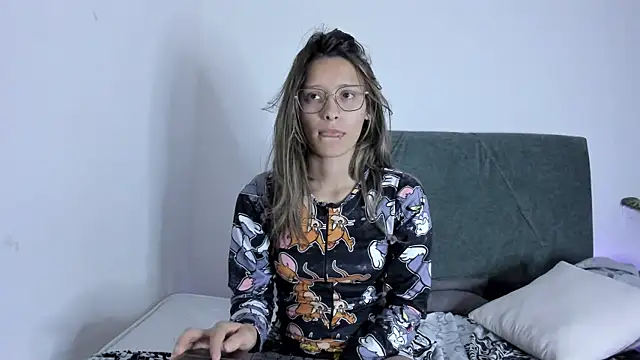 Gabby and Alice online show from 02/03/25, 05:29