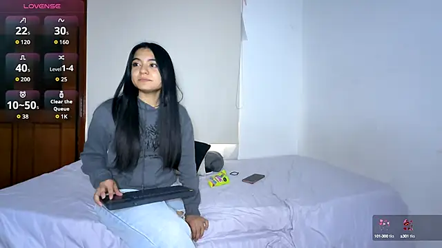 Gabby and Alice online show from 10/06/25, 09:12