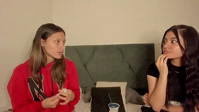 Gabby and Alice online show from 10/21/25, 04:41