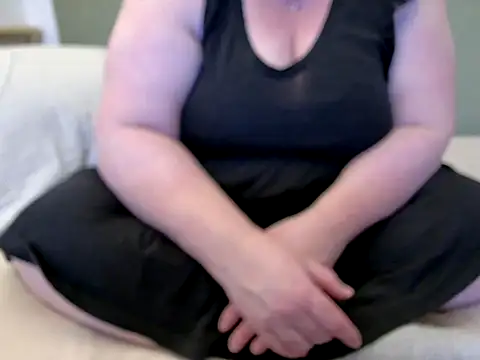 Snapshot of MarthaBriest chatting on 07/06/26, 05:26 MarthaBriest online show from 07/06/26, 05:26