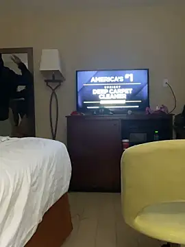 Snapshot of MaskOn_DOut chatting on 01/25/25, 10:08 MaskOn DOut online show from 01/25/25, 10:08