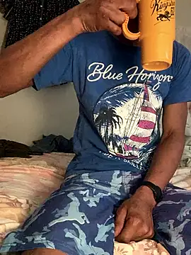 Snapshot of Johnras121 chatting on 01/14/26, 05:18 Johnras121 online show from 01/14/26, 05:18