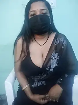 Snapshot of Deepa_09 chatting on 11/17/25, 03:56 Deepa 09 online show from 11/17/25, 03:56