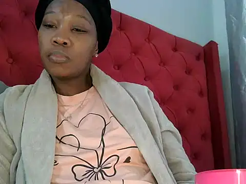 Snapshot of TheSweetBerry chatting on 07/14/26, 10:21 TheSweetBerry online show from 07/14/26, 10:21