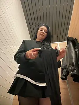 Tisha Busty online show from 09/28/25, 01:38