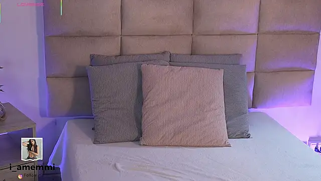 emma brooks1 online show from 10/22/25, 07:57