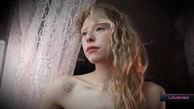  Phantom thread  online show from 11/25/25, 09:31