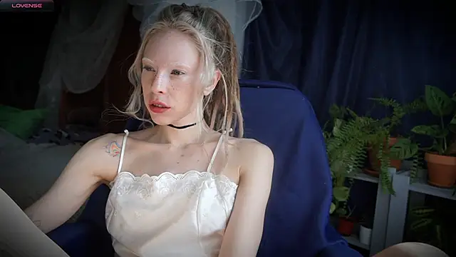  Phantom thread  online show from 03/27/26, 10:59