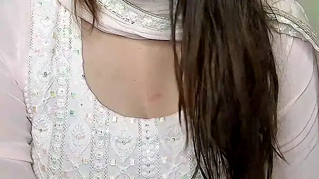 MIss-Naina online show from 11/17/25, 07:47