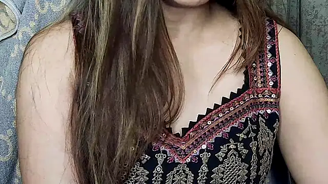 Snapshot of MIss-Naina chatting on 07/12/26, 09:39 MIss-Naina online show from 07/12/26, 09:39