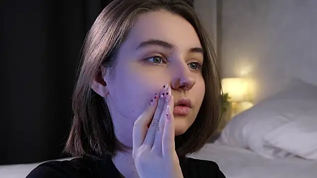 MeghanElson online show from 04/18/26, 01:04