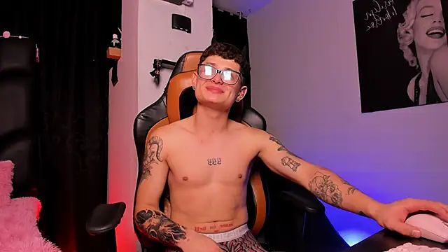 LexieandNate online show from 03/16/25, 04:41