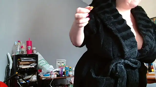 busty-bella1 online show from 03/17/26, 11:02