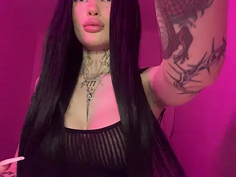 Snapshot of madelinexx chatting on 02/26/25, 08:22 madelinexx online show from 02/26/25, 08:22