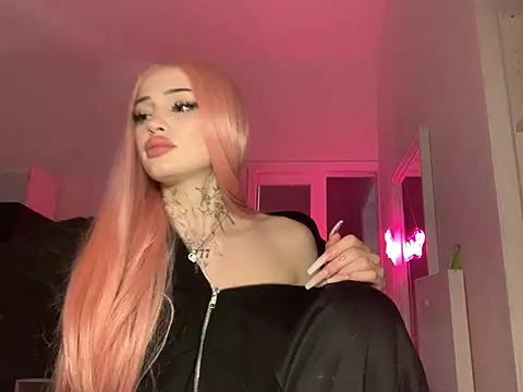 Snapshot of madelinexx chatting on 03/08/25, 08:33 madelinexx online show from 03/08/25, 08:33