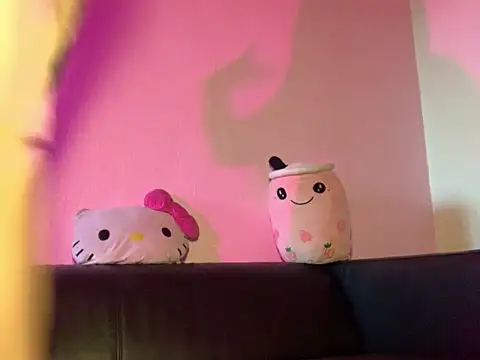 Snapshot of madelinexx chatting on 03/17/25, 05:05 madelinexx online show from 03/17/25, 05:05