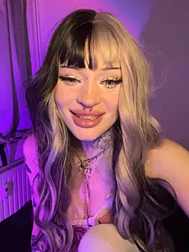 Snapshot of madelinexx chatting on 09/23/25, 06:22 madelinexx online show from 09/23/25, 06:22