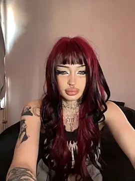 Snapshot of madelinexx chatting on 10/04/25, 12:47 madelinexx online show from 10/04/25, 12:47