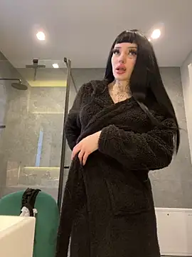 Snapshot of madelinexx chatting on 11/04/25, 12:59 madelinexx online show from 11/04/25, 12:59