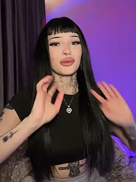 Snapshot of madelinexx chatting on 12/04/25, 03:43 madelinexx online show from 12/04/25, 03:43