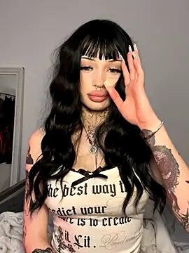 Snapshot of madelinexx chatting on 12/15/25, 08:07 madelinexx online show from 12/15/25, 08:07