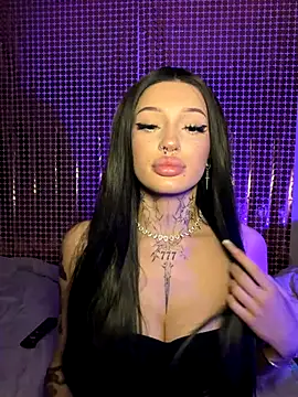 Snapshot of madelinexx chatting on 01/06/26, 05:38 madelinexx online show from 01/06/26, 05:38