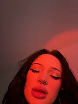 Snapshot of madelinexx chatting on 02/03/26, 12:10 madelinexx online show from 02/03/26, 12:10