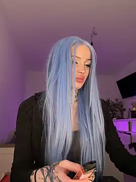 Snapshot of madelinexx chatting on 02/13/26, 12:01 madelinexx online show from 02/13/26, 12:01