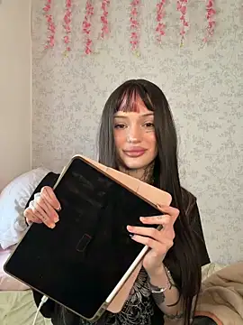 Snapshot of madelinexx chatting on 03/03/26, 10:10 madelinexx online show from 03/03/26, 10:10