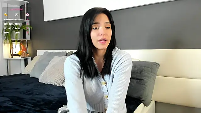 Snapshot of WildaBendell chatting on 12/19/24, 12:01 WildaBendell online show from 12/19/24, 12:01