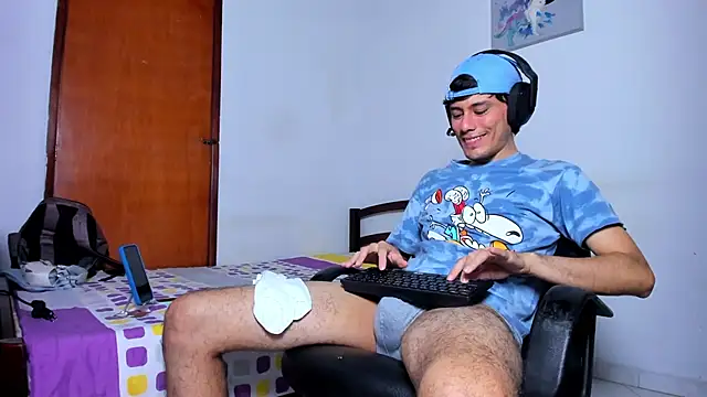 Huge latin cock online show from 12/22/24, 10:47