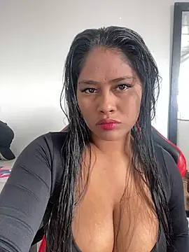 Snapshot of hurren_pasha chatting on 12/16/24, 07:43 hurren pasha online show from 12/16/24, 07:43