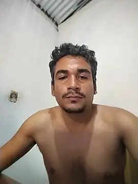 Snapshot of ArmandoDG18 chatting on 07/05/26, 02:13 ArmandoDG18 online show from 07/05/26, 02:13