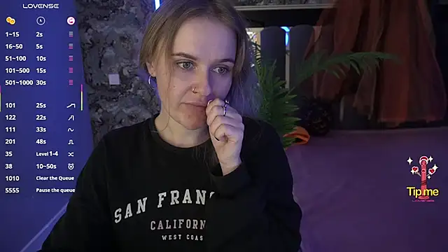 MaribelRiverr  online show from 10/31/25, 06:47