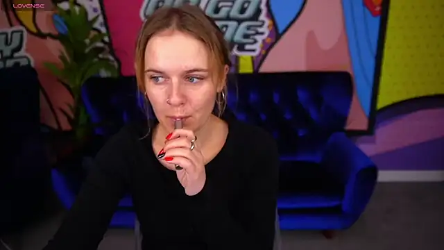 MaribelRiverr  online show from 11/11/25, 07:30