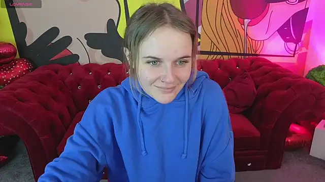 MaribelRiverr  online show from 04/17/26, 05:43