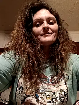 Snapshot of Harley428 chatting on 02/19/25, 02:44 Harley428 online show from 02/19/25, 02:44