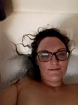 Snapshot of Harley428 chatting on 02/23/25, 03:51 Harley428 online show from 02/23/25, 03:51
