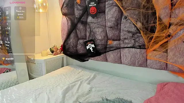 britanny-collyns online show from 10/14/25, 07:47