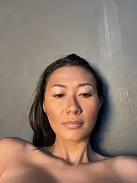 thai-dreamgirl online show from 10/13/25, 11:16