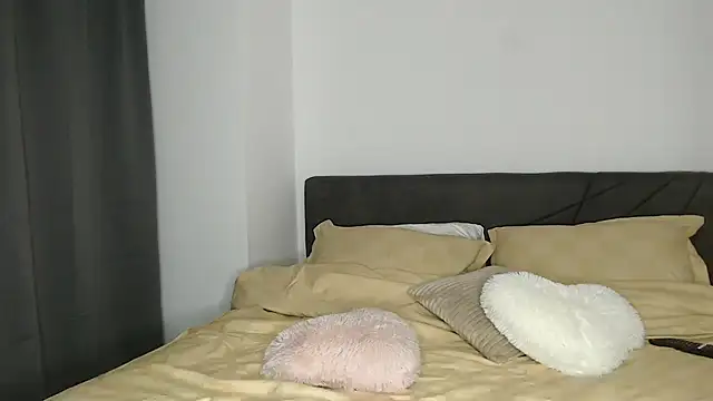 ElizabethAC online show from 03/19/25, 09:38