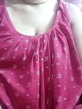 Snapshot of miss-Riy chatting on 02/16/25, 04:42 miss-Riy online show from 02/16/25, 04:42