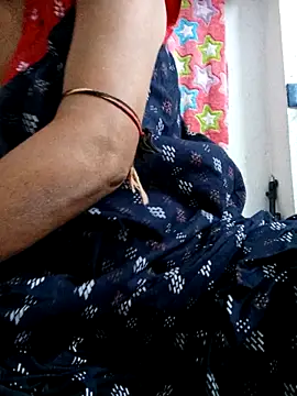 Snapshot of miss-Riy chatting on 09/10/25, 05:13 miss-Riy online show from 09/10/25, 05:13